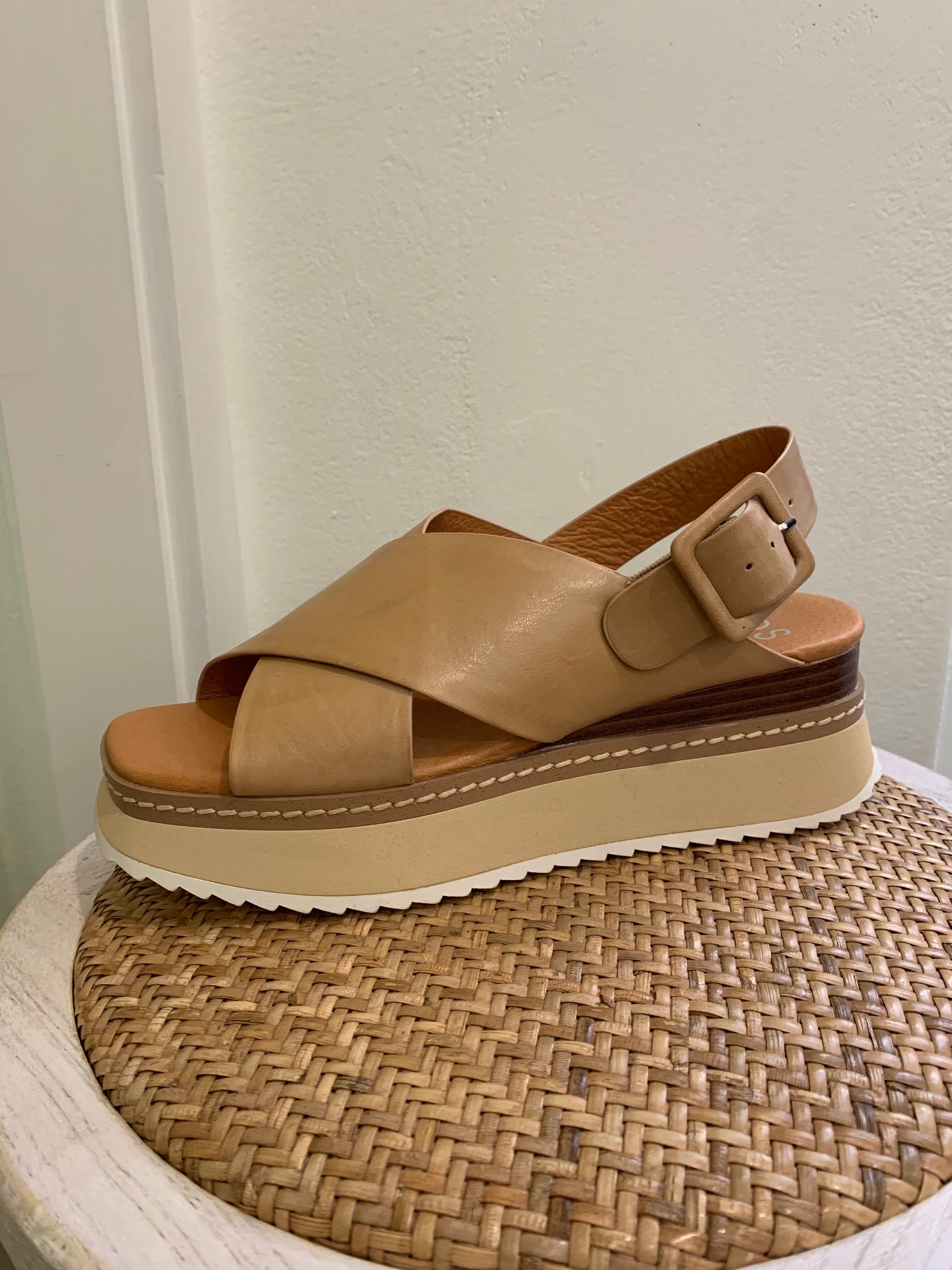 EOS -  Tonality Platform Sandal - Tan